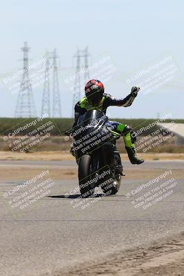media/Aug-03-2025-TrackDaz (Sun) [[bf4a71acf9]]/B Group/1220pm (Wheelie Bump)/